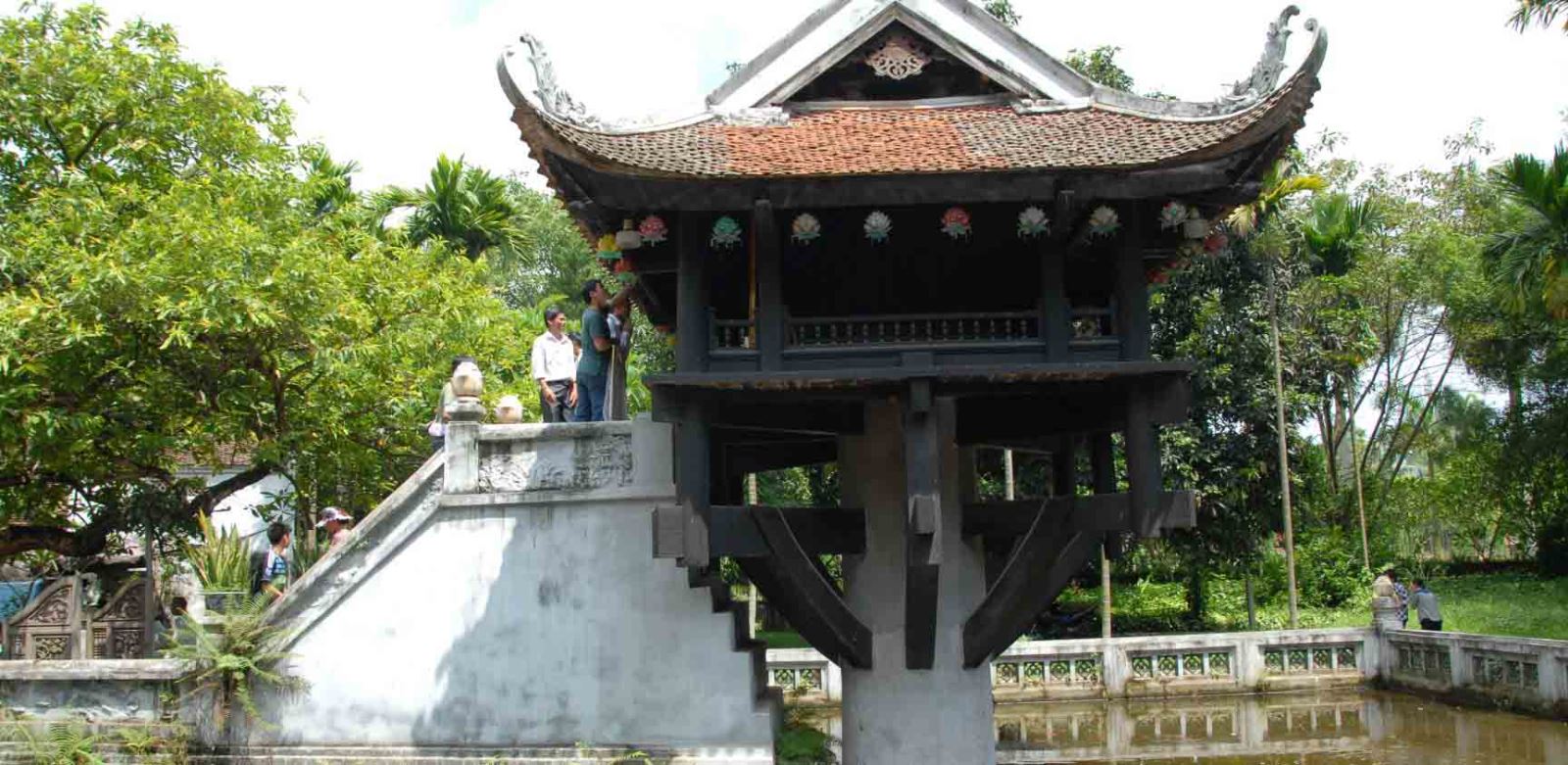 1.9. The One Pillar Pagoda